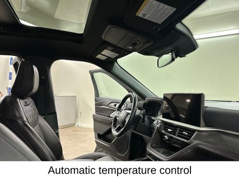 Used 2025 Ford Explorer Platinum w/ LUX Leather Package AWD/4WD image 21