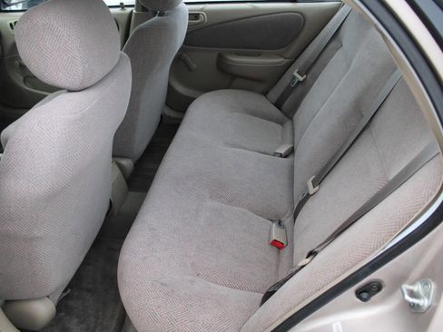 Used 2001 Chevrolet Prizm w/ Preferred Equipment Group 3 image 10