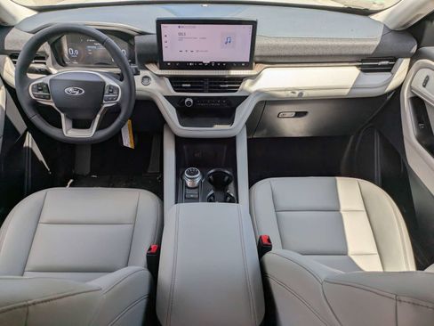 New 2026 Ford Explorer Active w/ Active Comfort Package RWD image 9