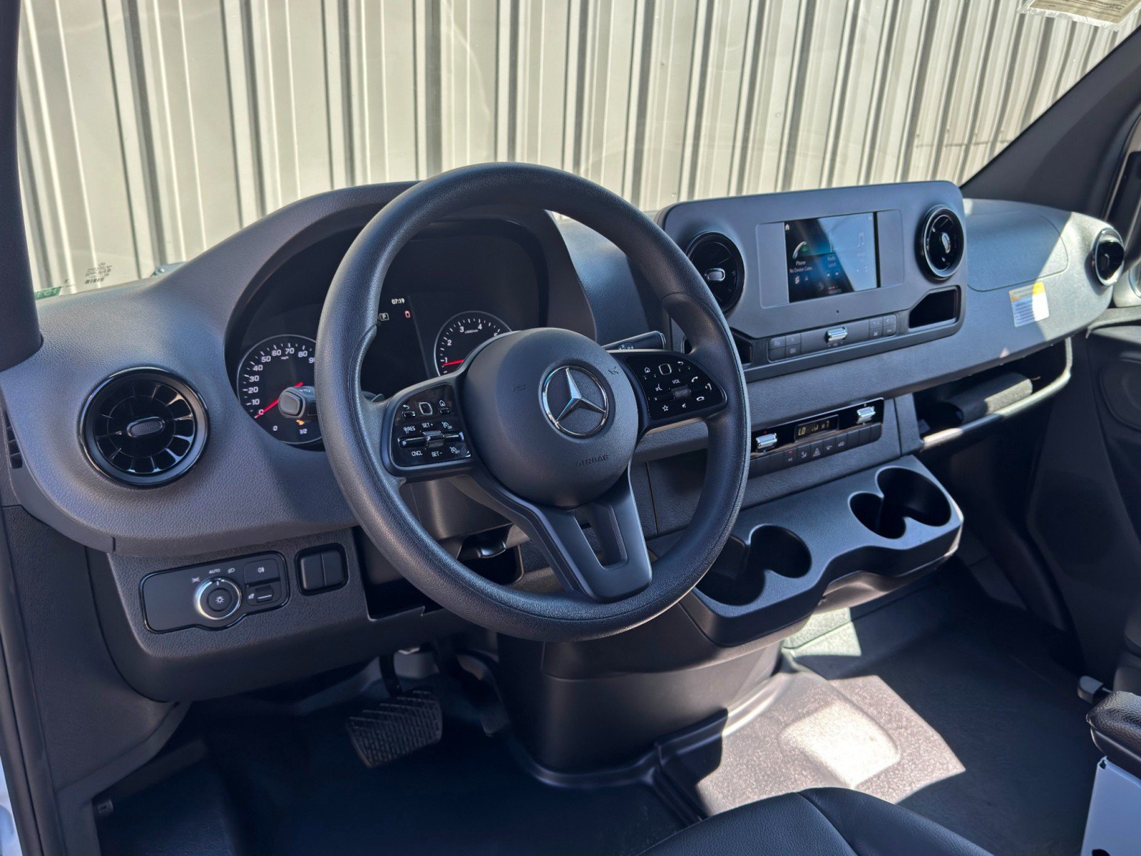 Used 2023 Mercedes-Benz Sprinter 2500 image 11