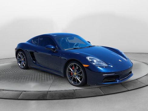 Used 2017 Porsche 718 Cayman S RWD image 1