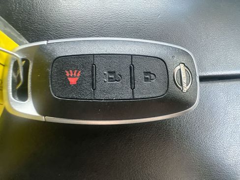 Used 2023 Nissan Rogue S FWD image 28