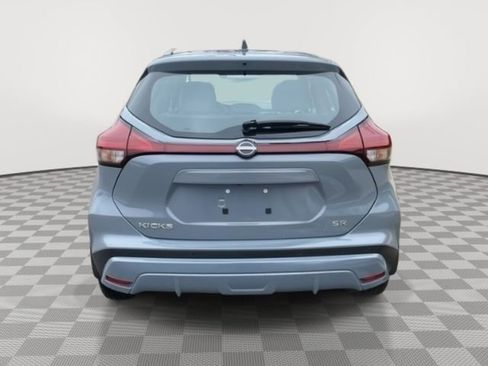 Used 2023 Nissan Kicks SR w/ SR Premium Package FWD image 6