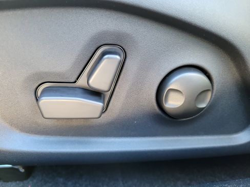 New 2026 Jeep Compass Limited image 19