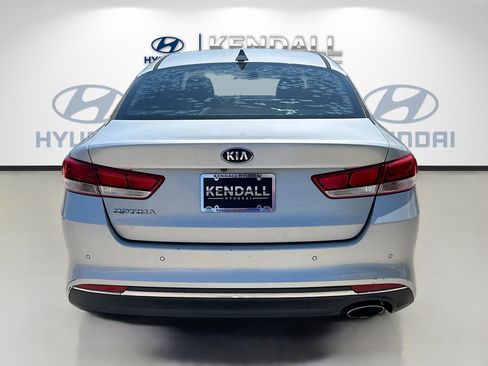 Used 2018 Kia Optima LX w/ 17" Alloy Wheels Package image 5