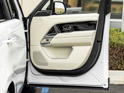 New 2026 Land Rover Range Rover Long Wheelbase SE AWD/4WD image 29