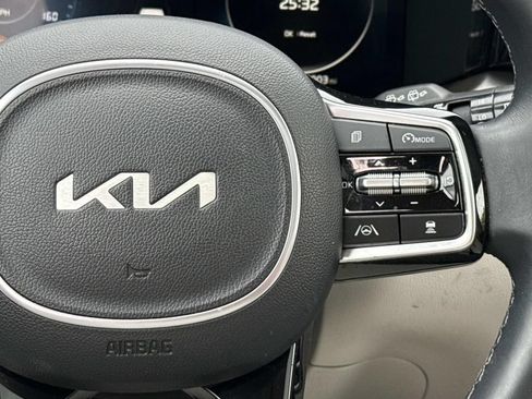 Used 2023 Kia Sorento SX AWD/4WD image 23
