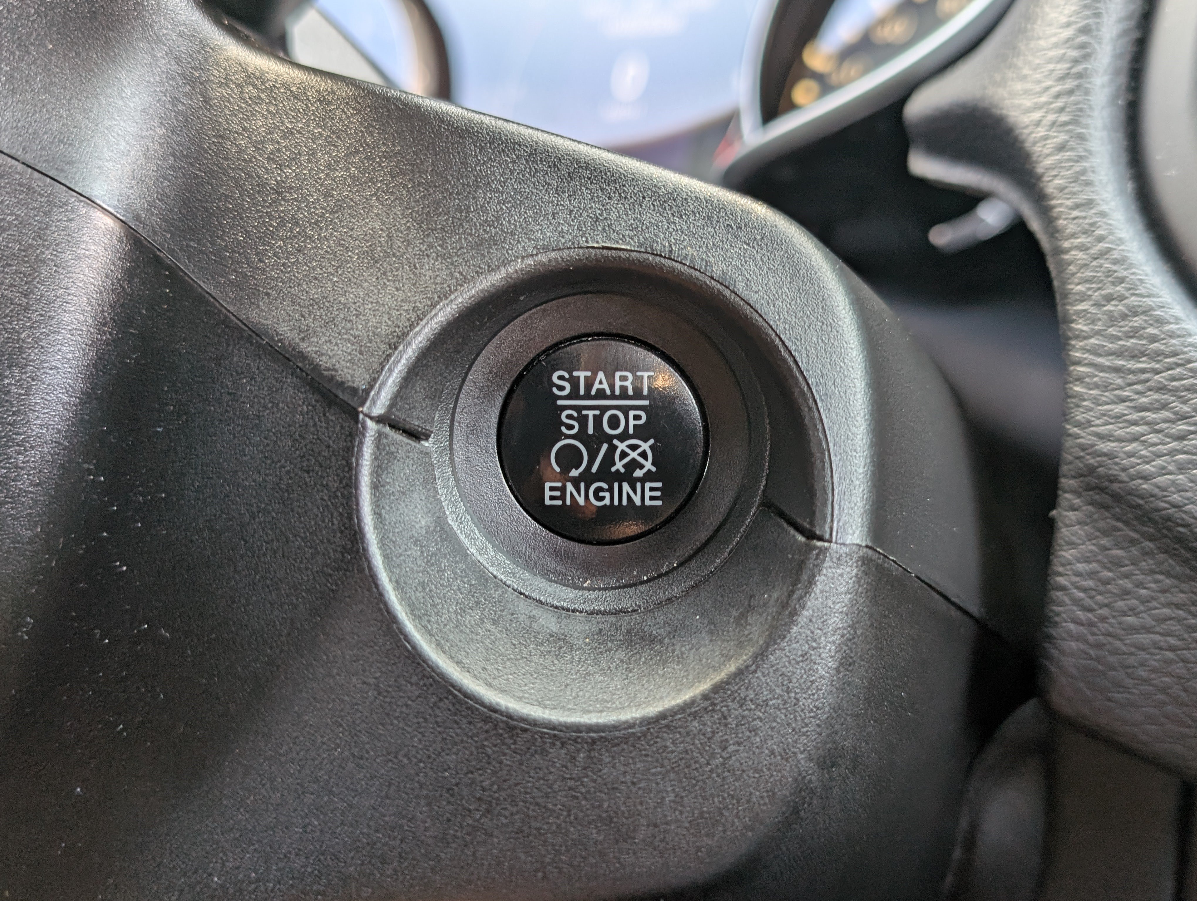 Used 2018 Jeep Compass Latitude FWD image 30
