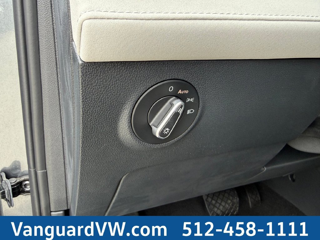 Used 2025 Volkswagen Taos SE FWD image 20