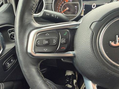 Used 2018 Jeep Wrangler Unlimited Sahara AWD/4WD image 35