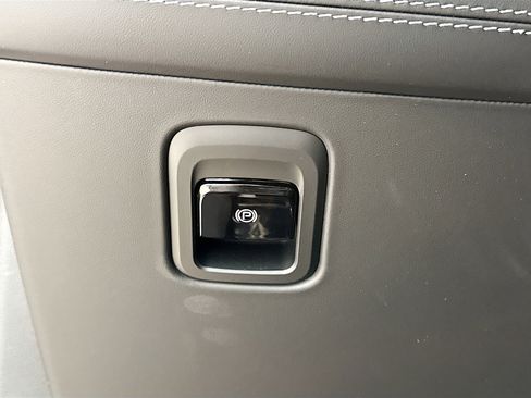 New 2025 Maserati Grecale Modena image 36