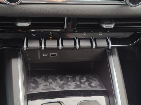 New 2026 GMC Canyon Elevation w/ Convenience Package image 10