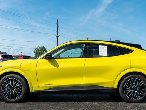 Used 2025 Ford Mustang Mach-E Premium AWD/4WD image 9