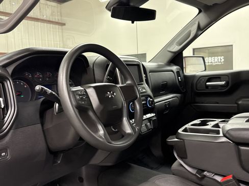 Used 2024 Chevrolet Silverado 1500 Custom Trail Boss w/ LPO, Dark Essentials Package image 7