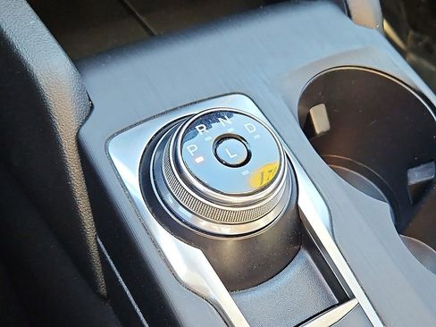 Used 2021 Ford Escape SE image 15