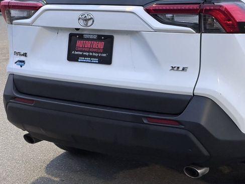 Used 2022 Toyota RAV4 XLE image 29