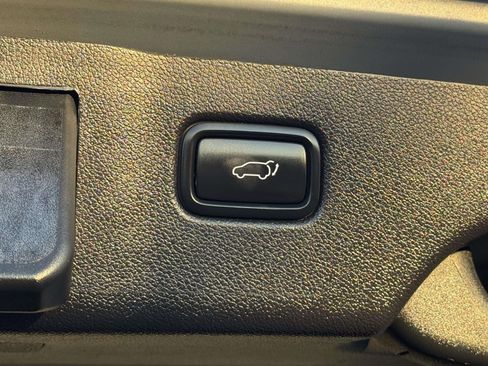 Used 2019 Kia Sorento SX image 9