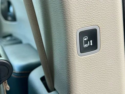 Used 2017 Chrysler Pacifica Touring FWD image 30