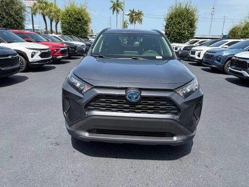 Used 2022 Toyota RAV4 LE AWD/4WD image 2