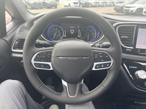 New 2027 Chrysler Pacifica Select AWD/4WD image 31