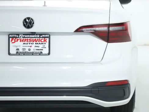 Certified 2024 Volkswagen Jetta Sport FWD image 43