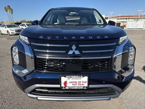 New 2026 Mitsubishi Outlander SE image 2