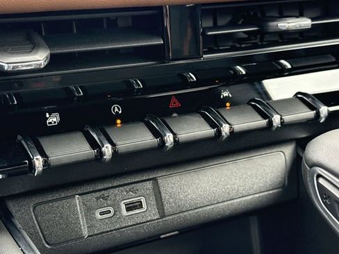 Used 2024 GMC Canyon AT4 w/ Canyon Safety Plus Package image 17