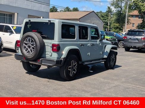Used 2024 Jeep Wrangler Unlimited Sahara w/ Technology Group AWD/4WD image 3
