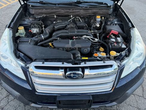 Used 2013 Subaru Outback 2.5i Premium w/ All-Weather Pkg AWD/4WD image 10