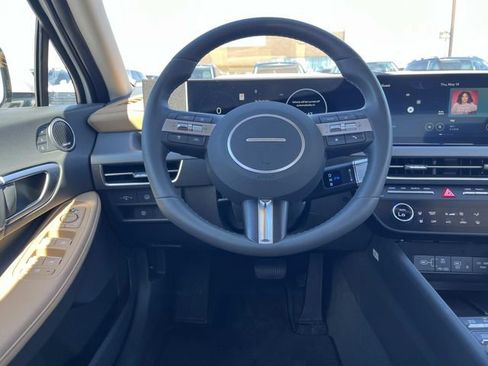 Certified 2025 Hyundai Sonata Limited FWD image 14