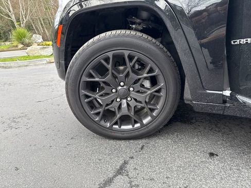 New 2025 Jeep Grand Cherokee Summit AWD/4WD image 28