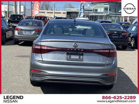 Used 2025 Volkswagen Jetta Sport FWD image 7