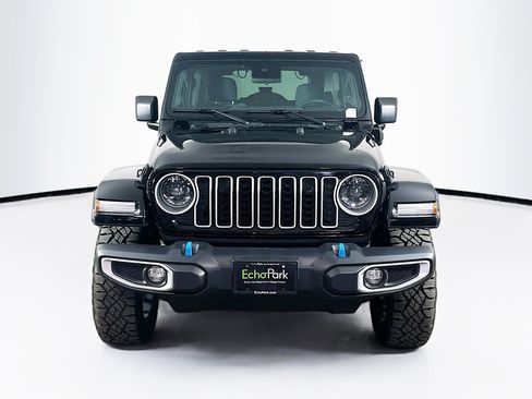 Used 2024 Jeep Wrangler Unlimited Sahara AWD/4WD image 2