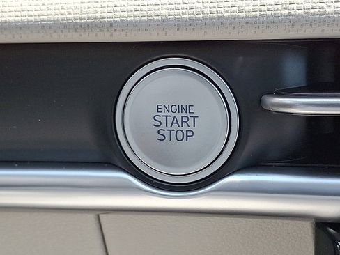 Certified 2025 Hyundai Tucson SEL image 17