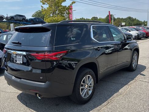 Used 2023 Chevrolet Traverse LT FWD image 4
