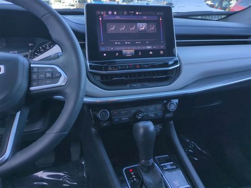 Certified 2024 Jeep Compass Limited w/ Sun and Sound Group image 28