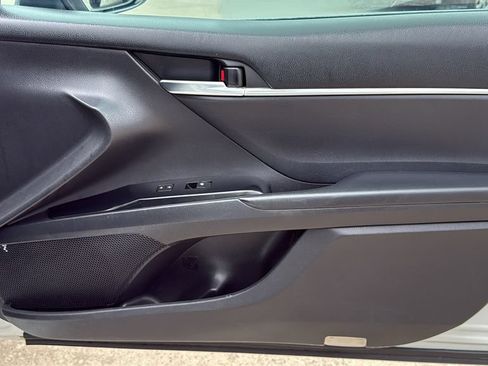 Used 2018 Toyota Camry LE FWD image 31