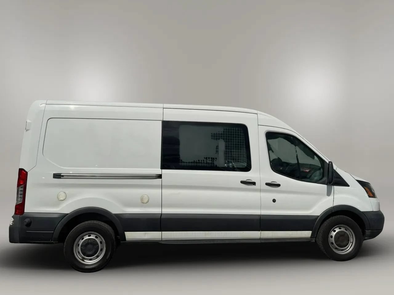 Used 2016 Ford Transit 350 148 Medium Roof RWD image 5