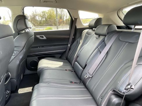 Used 2024 Genesis GV80 2.5T AWD/4WD image 12