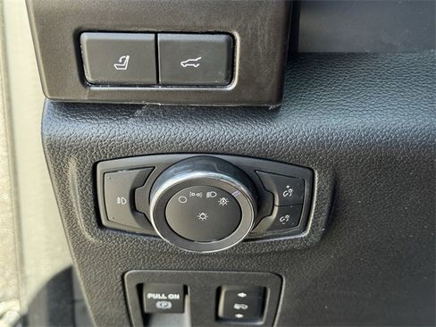 Used 2018 Ford Expedition Limited w/ Equipment Group 301A image 25