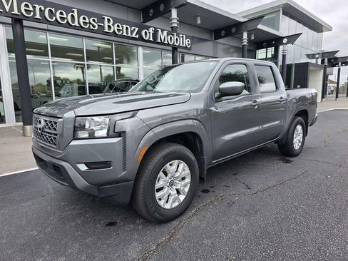 Used 2022 Nissan Frontier SV w/ Technology Package image 2