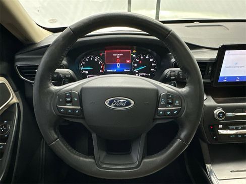 Used 2020 Ford Explorer XLT w/ Equipment Group 202A image 28