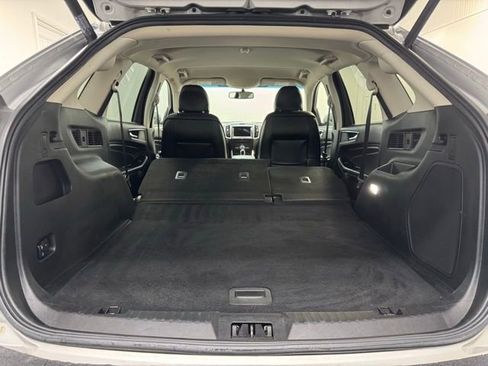 Used 2018 Ford Edge Titanium w/ Technology Package image 31