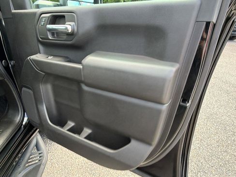Used 2022 Chevrolet Silverado 2500 Custom w/ Custom Value Package AWD/4WD image 15