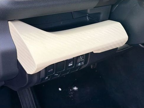 Used 2019 Subaru Ascent Premium image 10