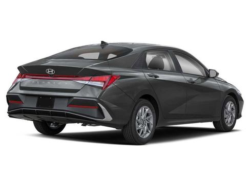 New 2026 Hyundai Elantra SEL Sport FWD image 2