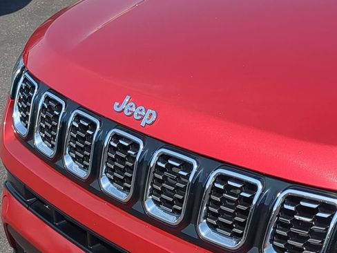 Used 2025 Jeep Compass Limited AWD/4WD image 11