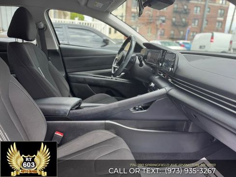Used 2022 Hyundai Elantra SEL w/ Convenience Package image 17