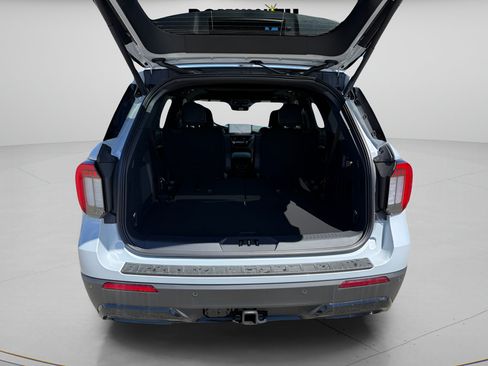 New 2026 Ford Explorer ST-Line w/ ST-Line Street Pack AWD/4WD image 14
