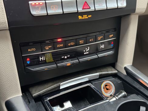 Used 2015 Mercedes-Benz E 350 Sedan image 25